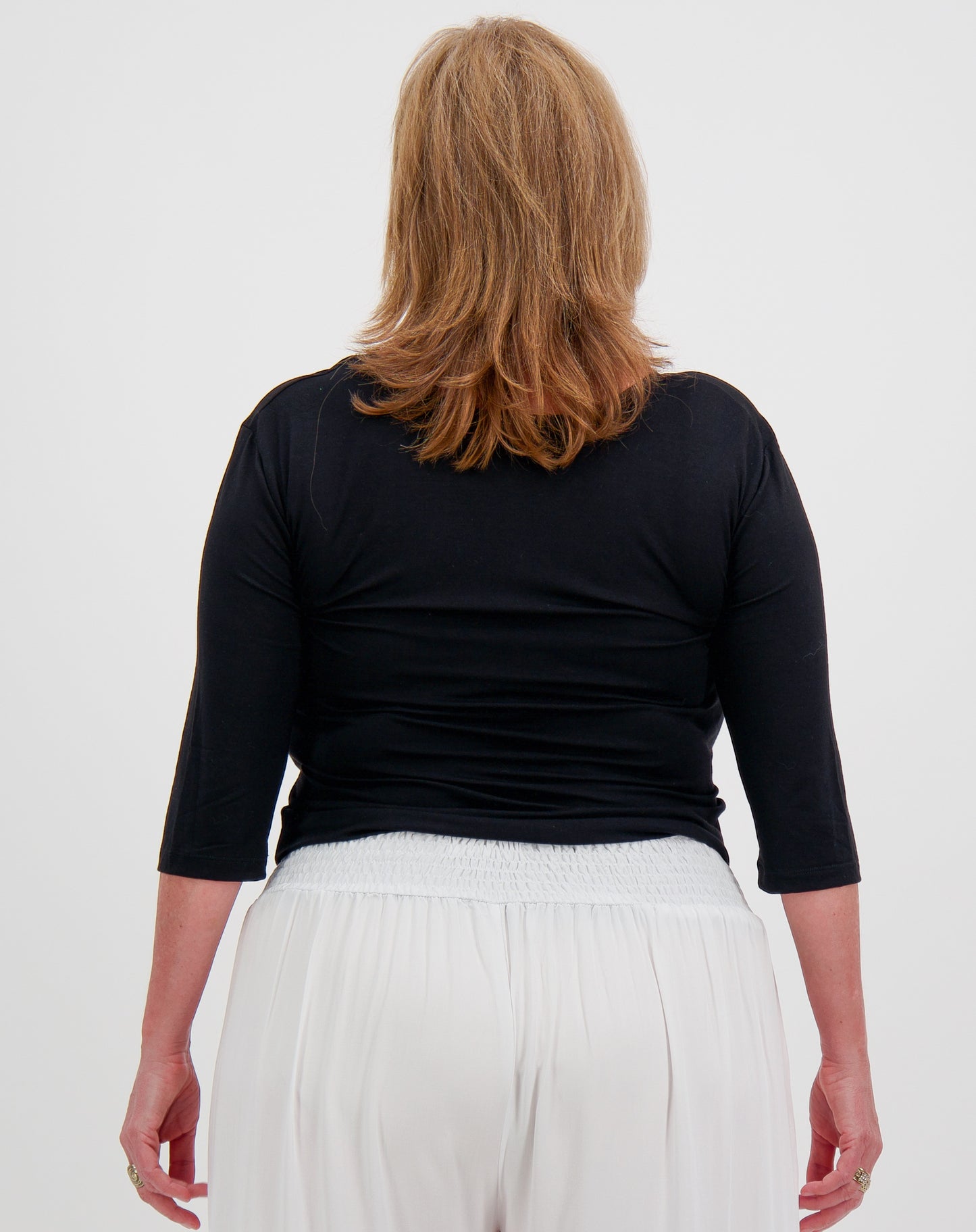 Scoop Tee In Black Modal