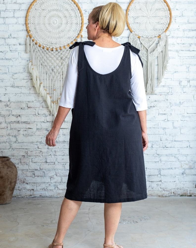 Smock Tiestrap Dress In Black