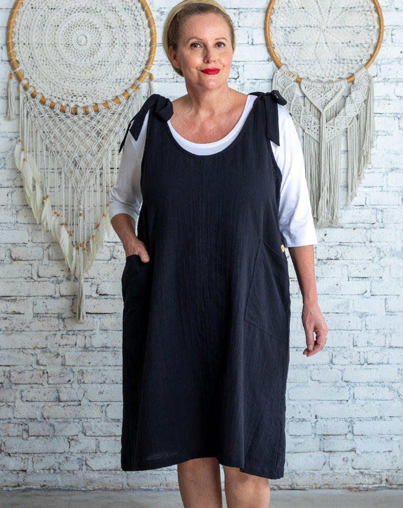 Smock Tiestrap Dress In Black