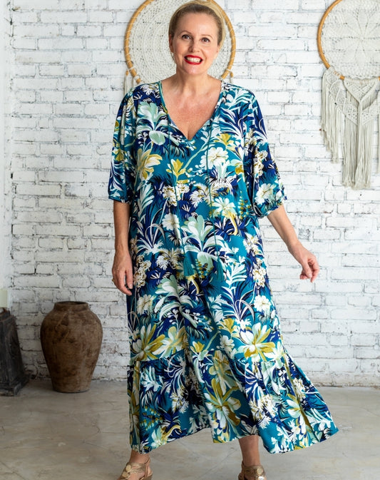 miss seafari naudic midi dress on size 16 model worn on holidays