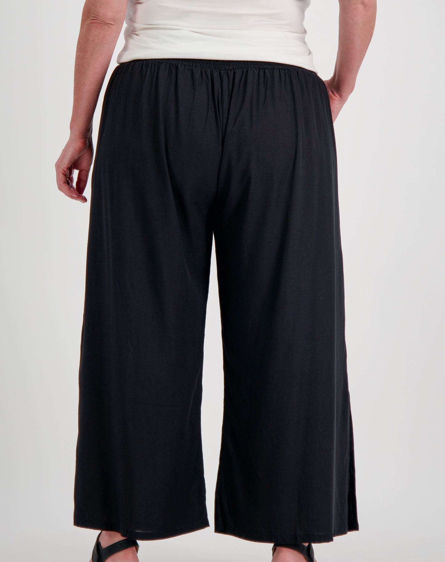 Resort Pant Side Splits in Black