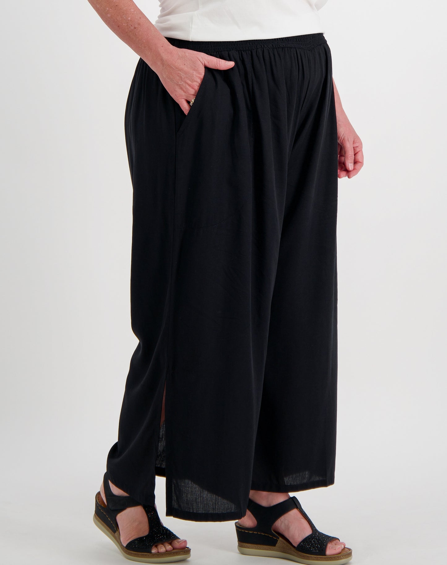 Resort Pant Side Splits in Black
