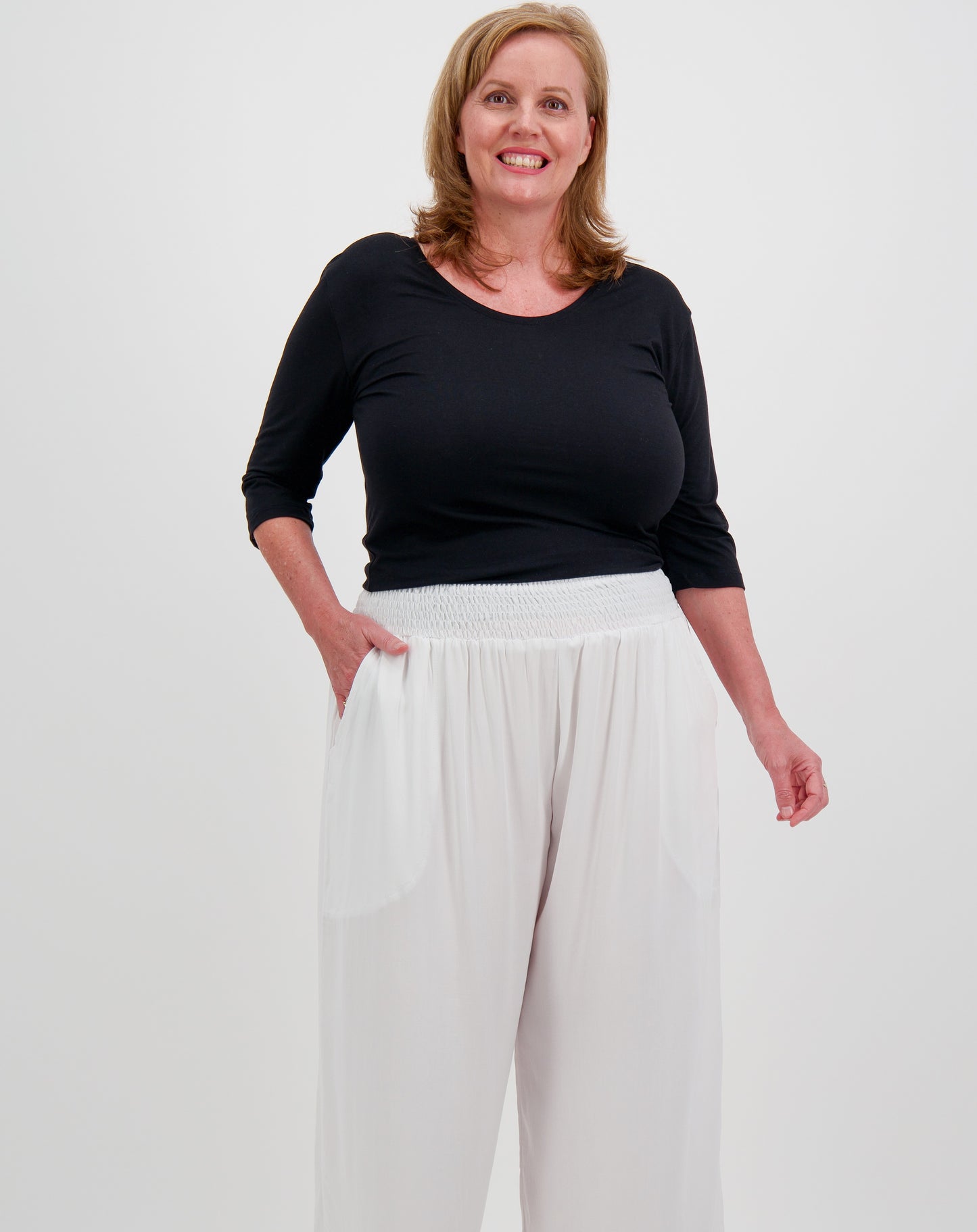 Scoop Tee In Black Modal