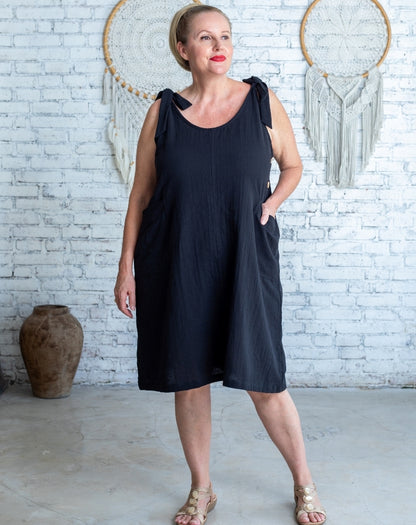 Smock Tiestrap Dress In Black