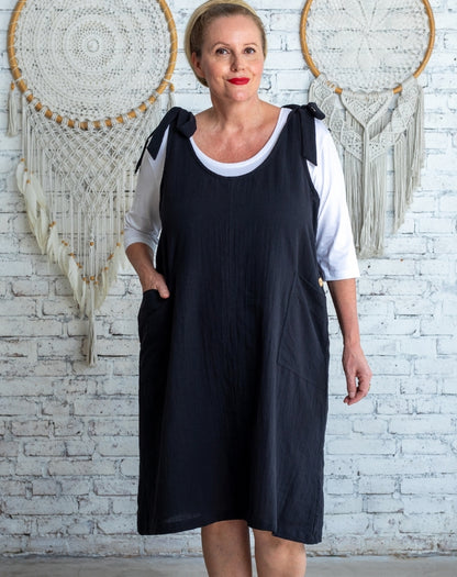 Smock Tiestrap Dress In Black