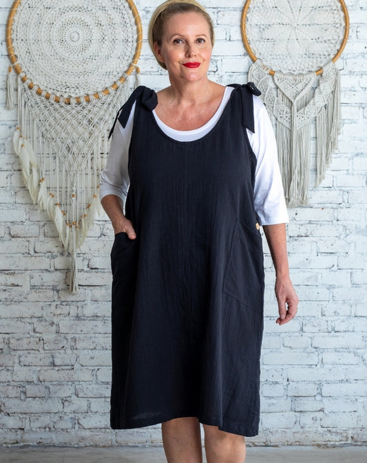 Smock Tiestrap Dress In Black